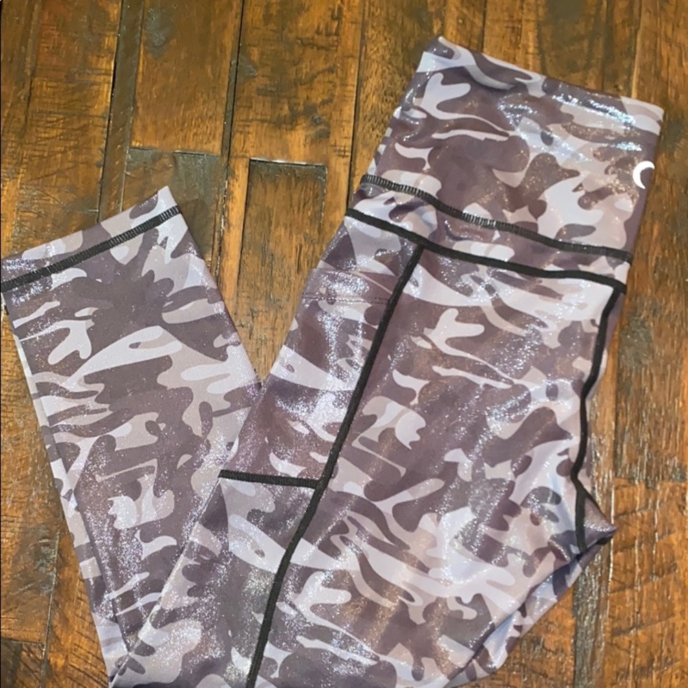 Zyia metallic Camo leggings